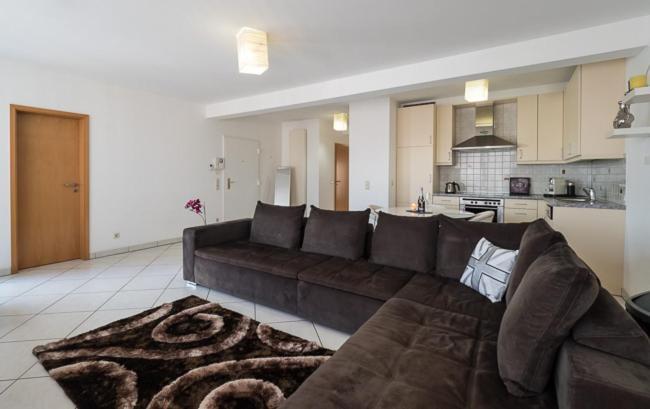 Luxury Penthouse With 3 Balconies -2 Bedrooms -petrus View & Parking * Lussemburgo