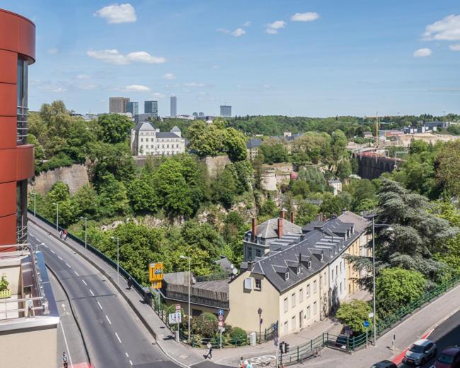 Luxury Penthouse With 3 Balconies -2 Bedrooms -petrus View & Parking Apartamento