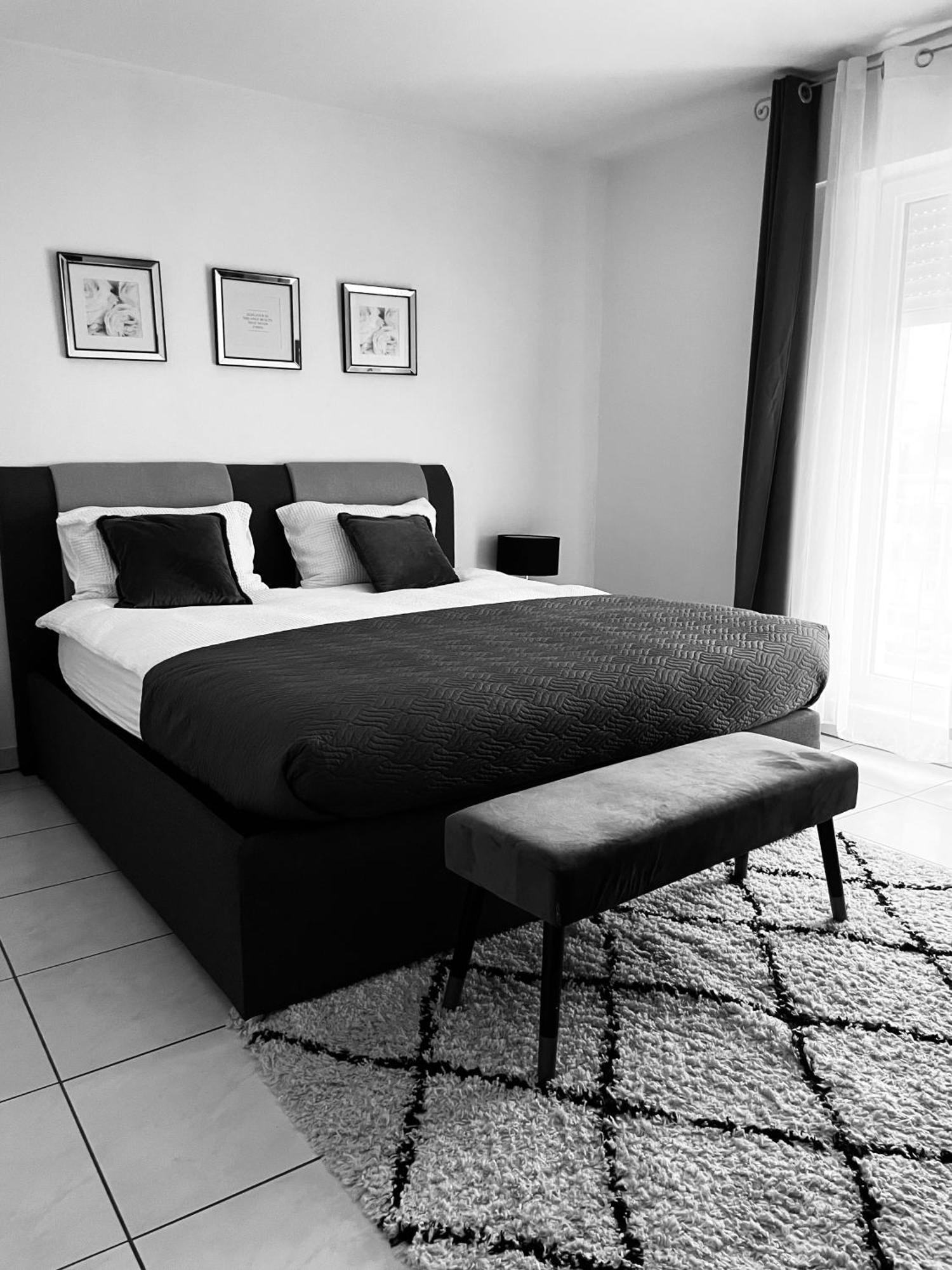 Appartamento Luxury Penthouse With 3 Balconies -2 Bedrooms -petrus View & Parking